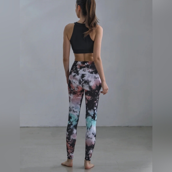 Onzie for Cycle Bar High Basic Midi Leggings, True Romance Tie Dye, XL - Picture 3 of 9